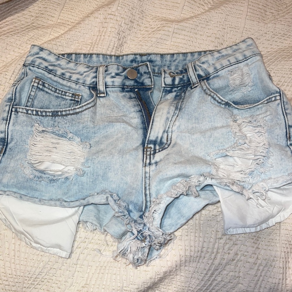 SHEIN Women’s Size S Light Wash Jean Shorts